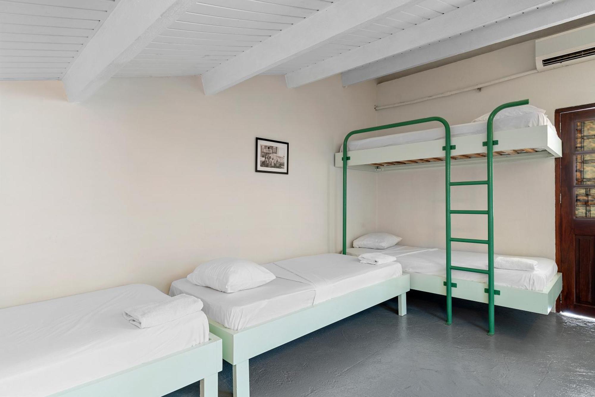 First Curacao Hostel Willemstad Exterior foto