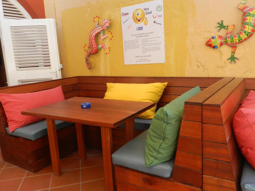 First Curacao Hostel Willemstad Exterior foto